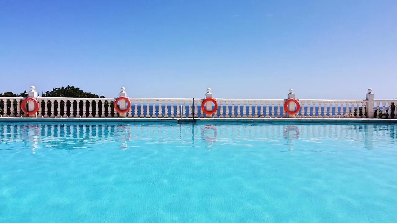 Boutique 1St Beach Line Apartment - Lubina Del Sol Sitio de Calahonda 0*,  Spagna